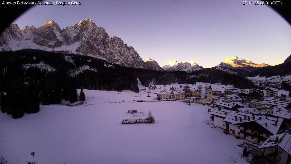 Prebudili smo se v za ta čas mrzlo in vetrovno jutro