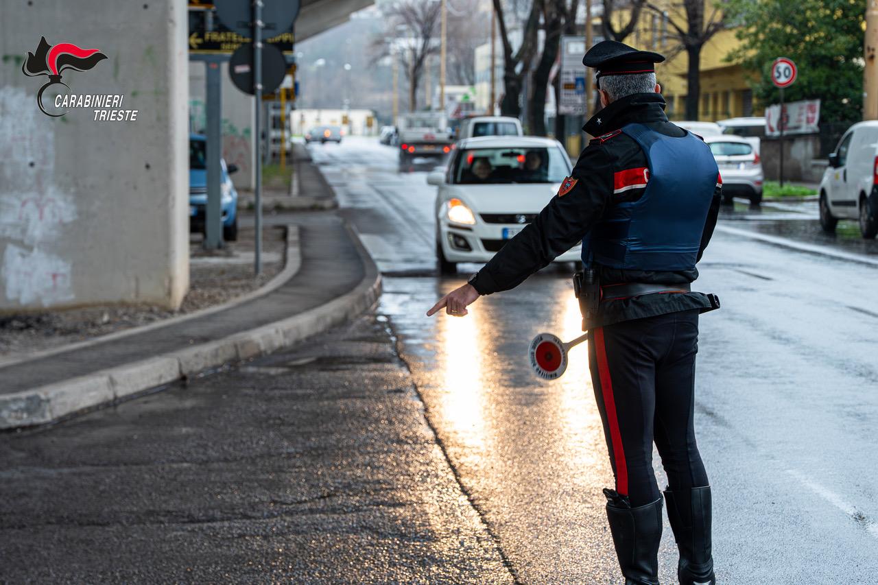 Štirje so vinjeni sedli za volan