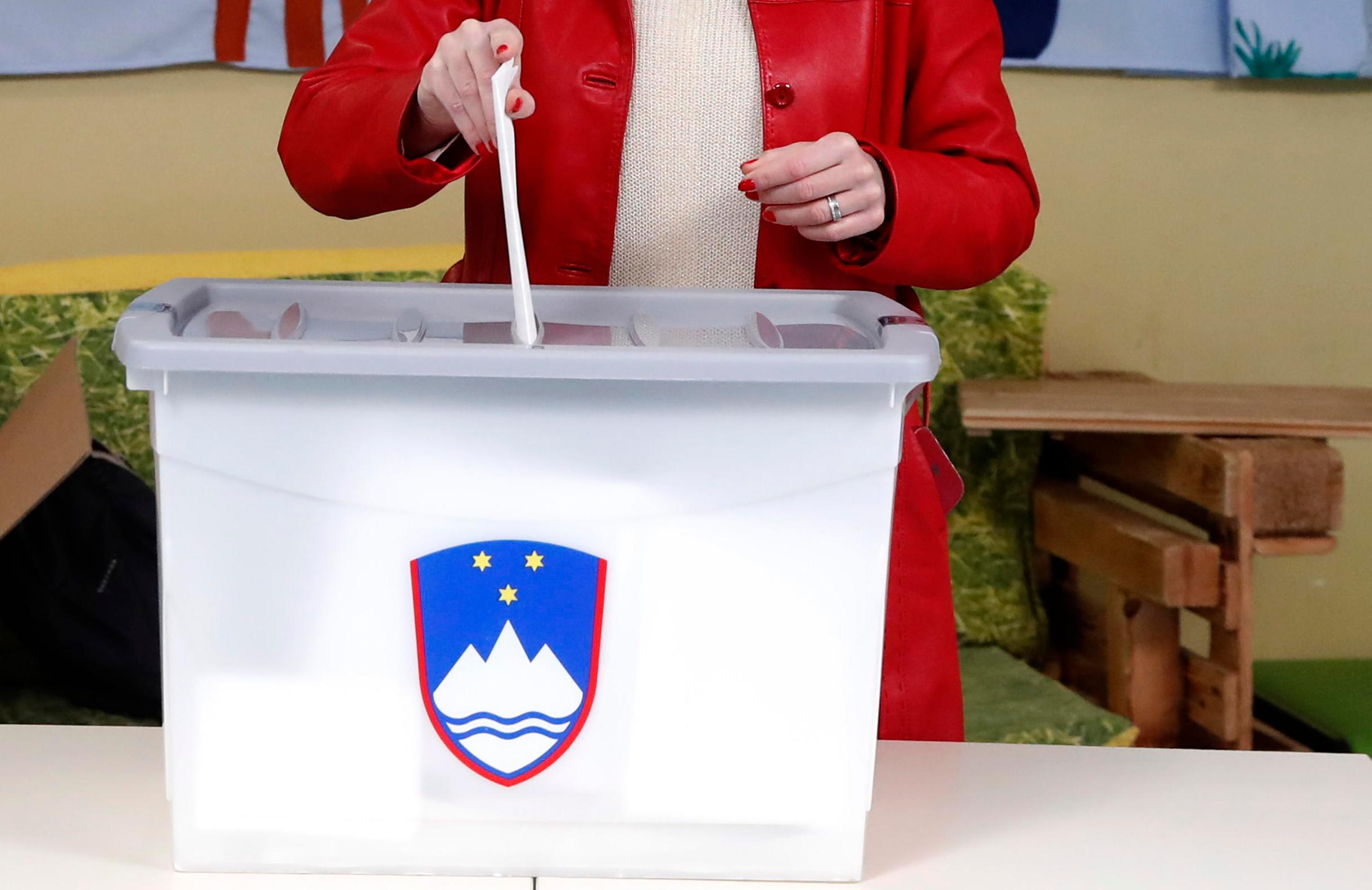 V Italiji referendum, v Sloveniji državnozborske volitve