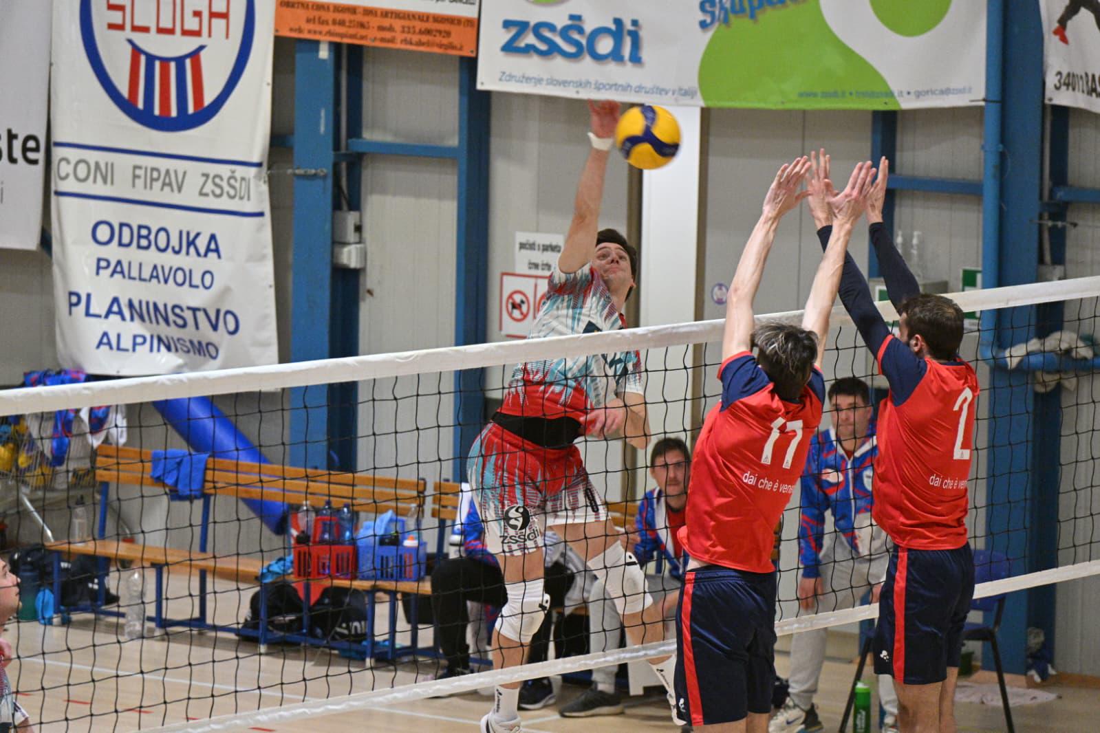 SloVolley začel končnico z zmago
