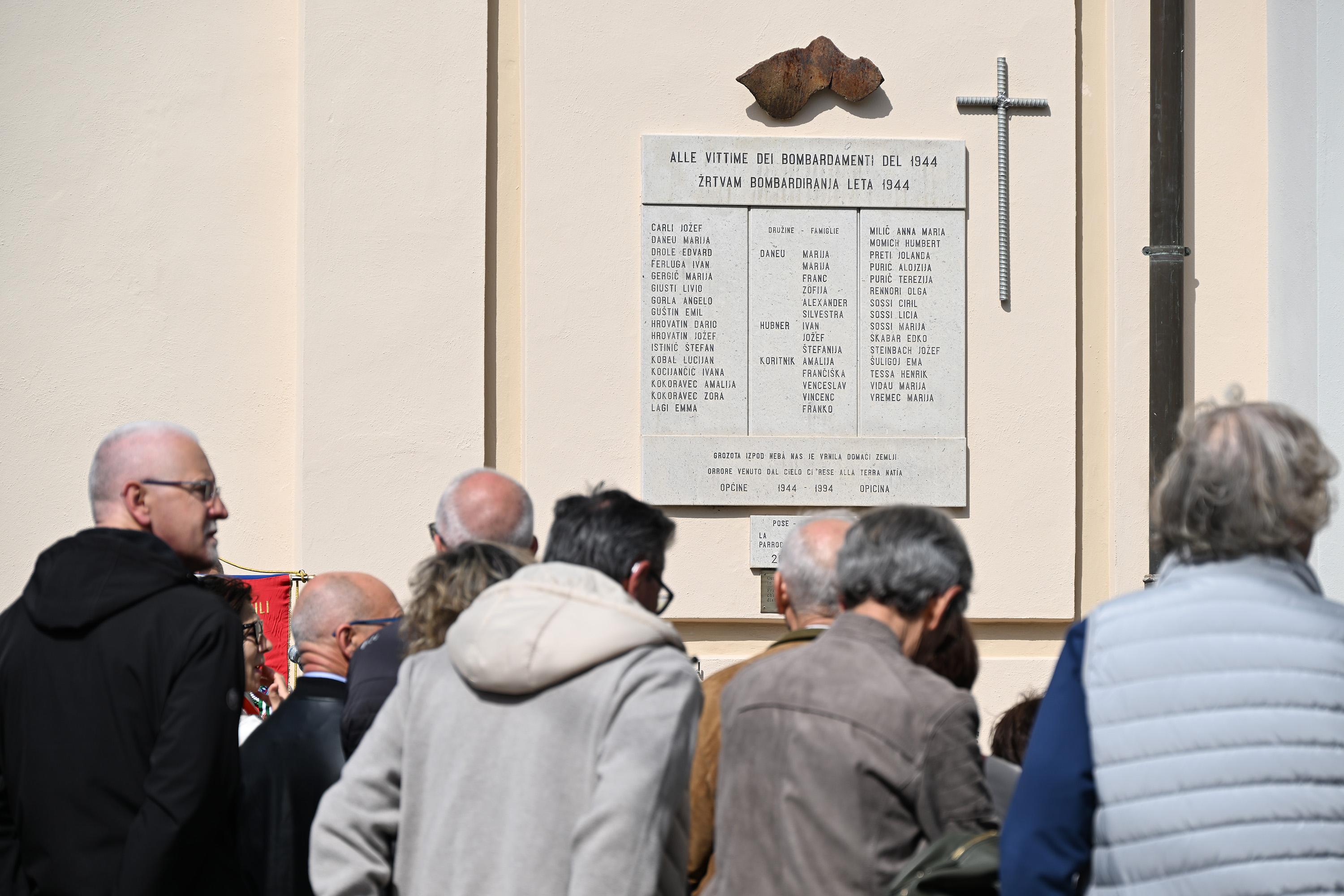 »Nikoli ne pozabi tistih ubogih 71, ki so jih ubili namesto nas«
