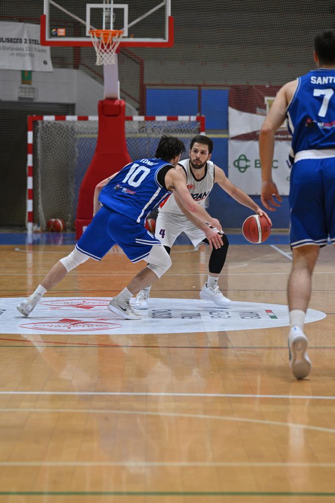 Jadranovi košarkarji v meddeželni B-ligi na gostovanju pri Bergamu