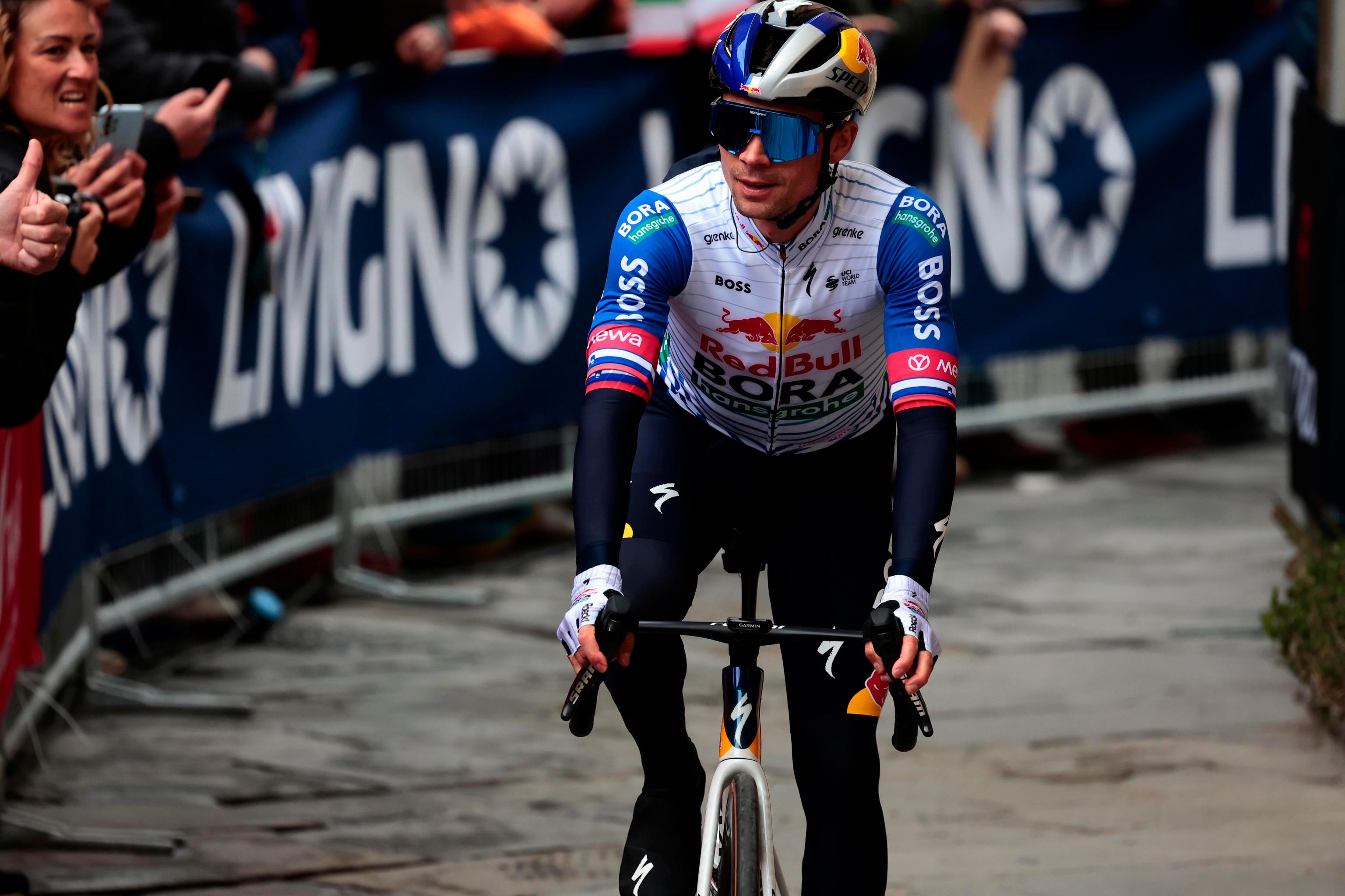 Roglič na dirki od Tirenskega do Jadranskega morja napredoval na tretje mesto