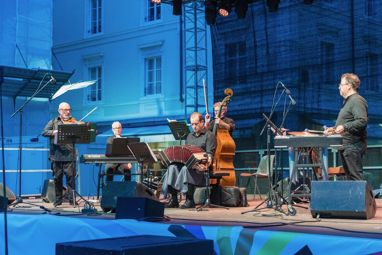 Po 17 letih TriesTango svojemu mestu podaril poldrugo uro užitka