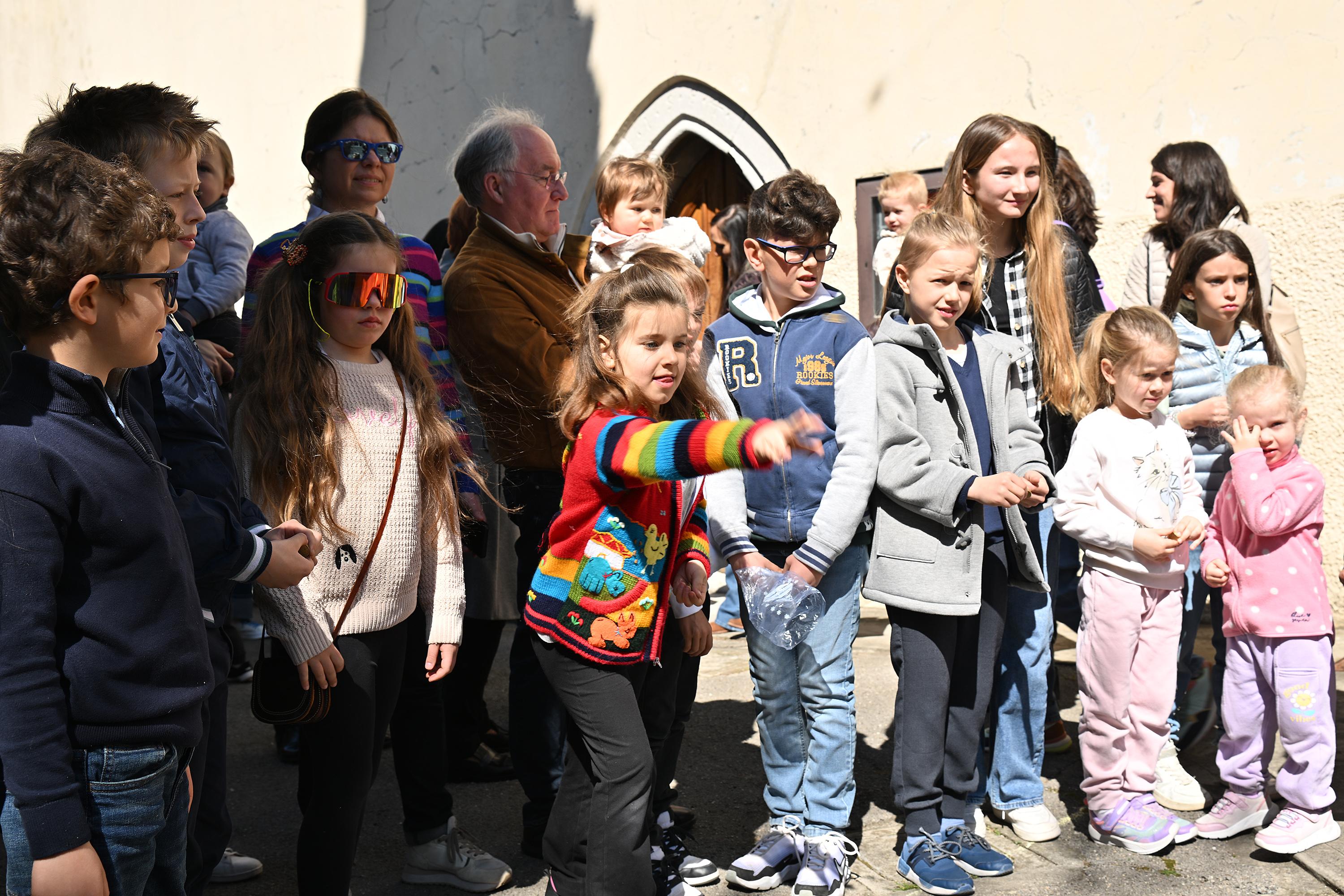 »Tučenje« velikončnih jajc vse bolj priljubljena prireditev