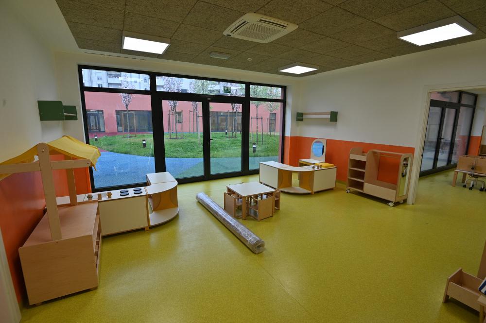 Rojanske jasli na seji mestne vlade, ki ostaja enotna kljub trenjem