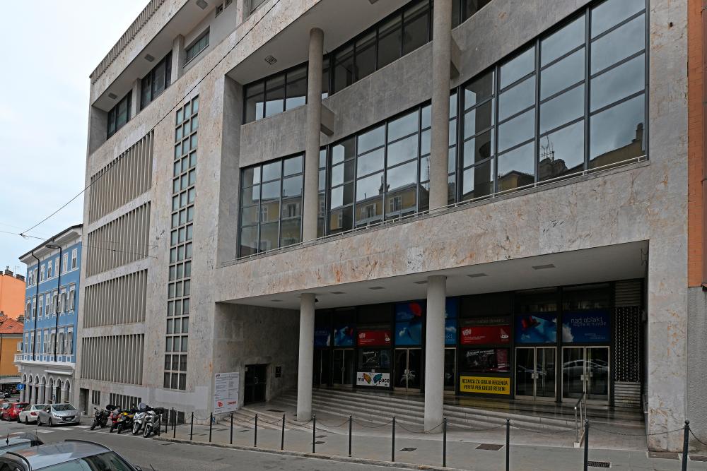 Od kod dolgovi družbe Dom in kakšni so njeni nameni