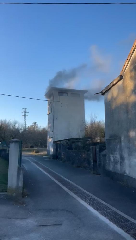 V Nabrežini zagorela električna centrala