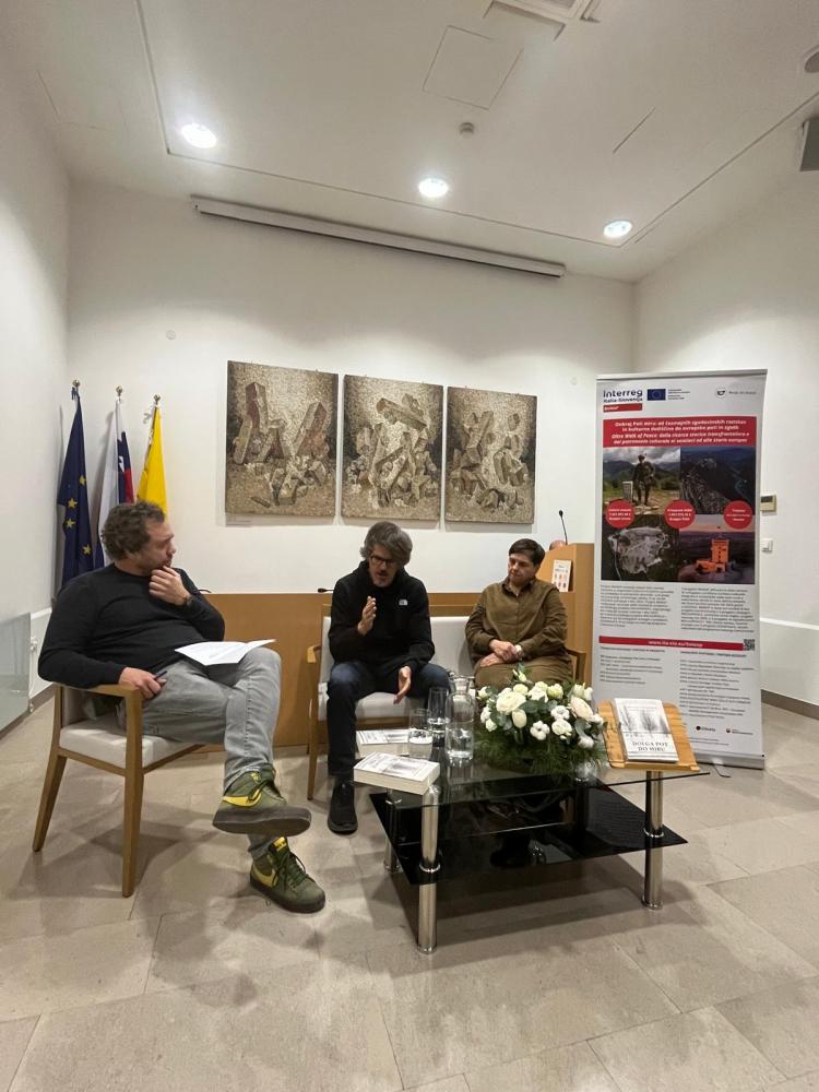 »Vojni je treba nujno dati univerzalen obraz«