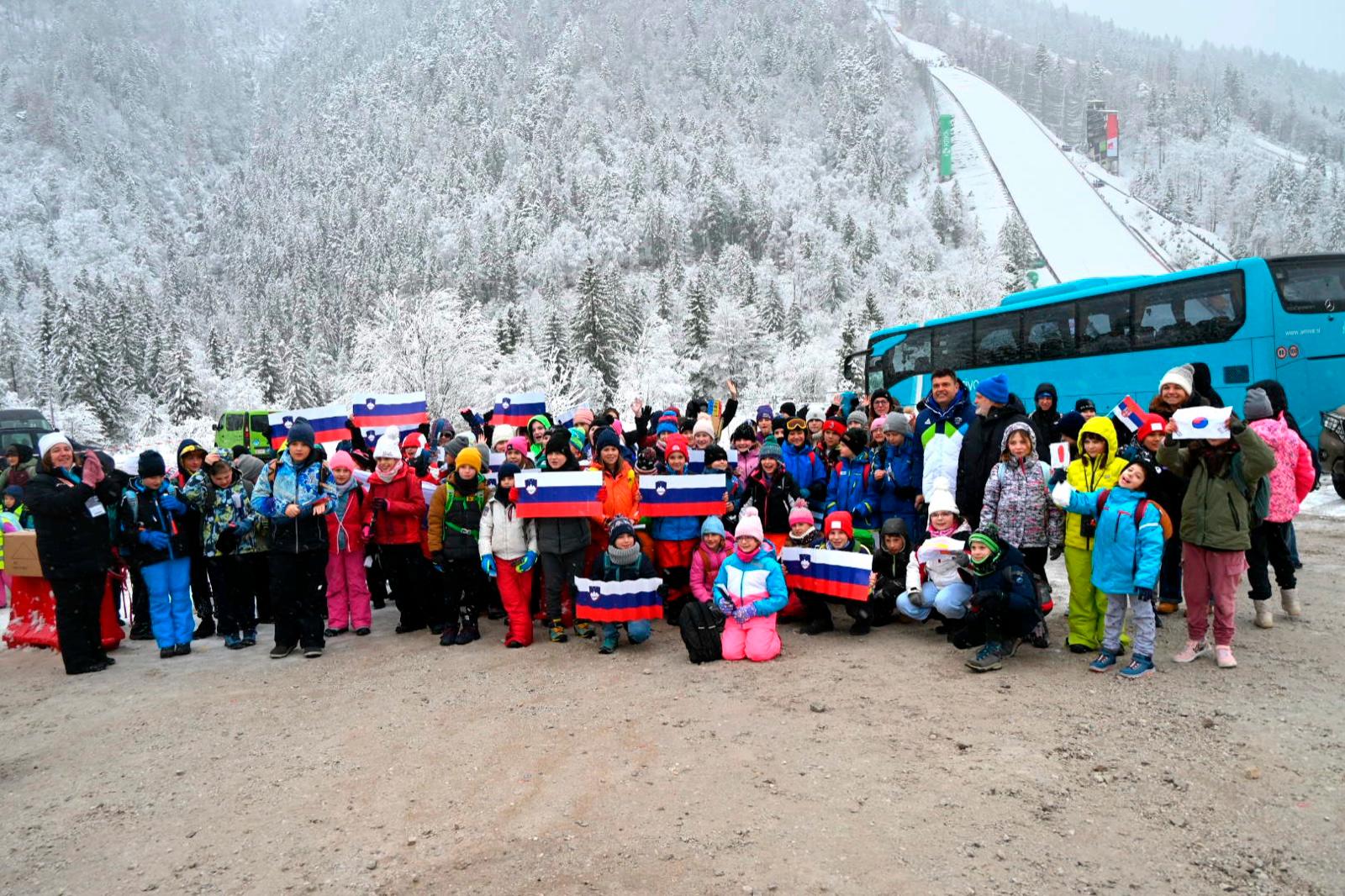 V Planici tudi učenci in dijaki šestih slovenskih šol iz Trsta in Gorice