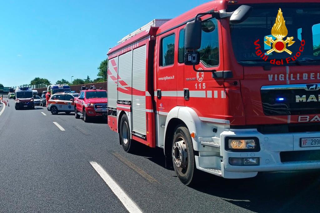 Na avtocestnem priključku pri Devinu trčila štiri vozila