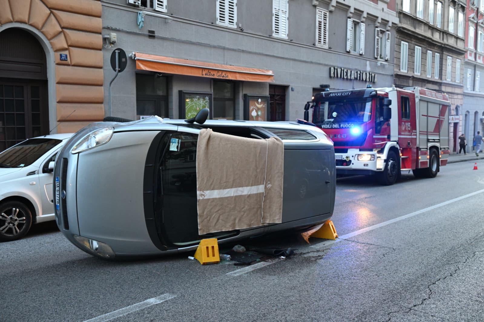 Pri Svetem Jakobu prevrnjen avtomobil