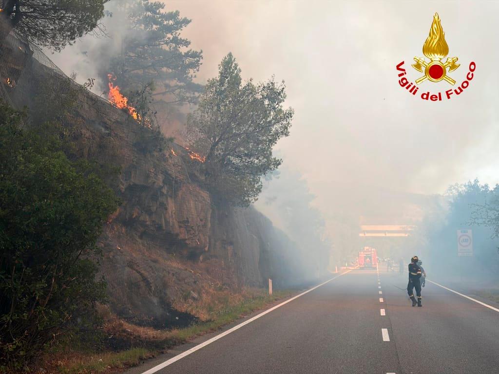 Med Tržičem in Štivanom se je vnel gozdni požar
