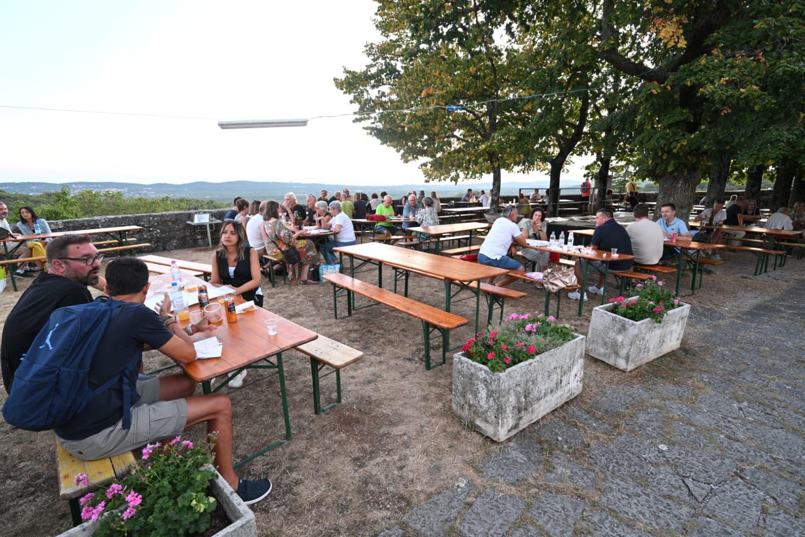 Na Tabru verski, kulturni in kulinarični praznik
