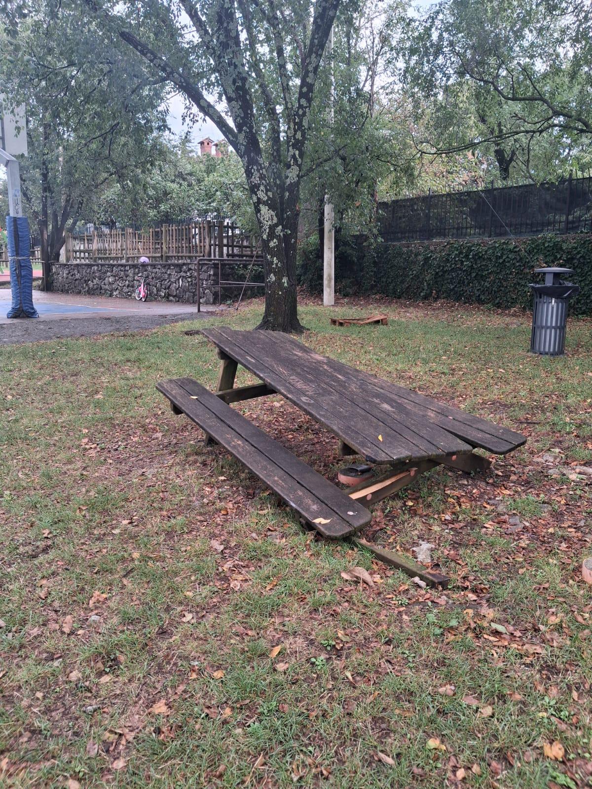 Vandali ne počivajo, v Križu so se znesli nad javno lastnino