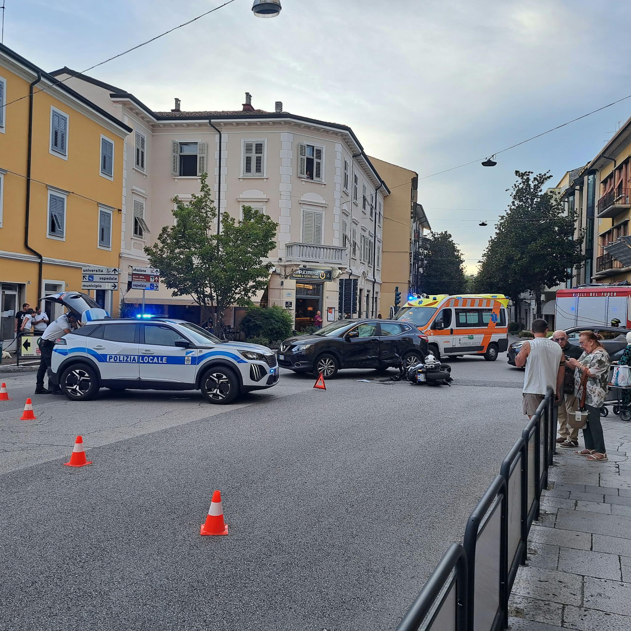V trčenju poškodovan motorist