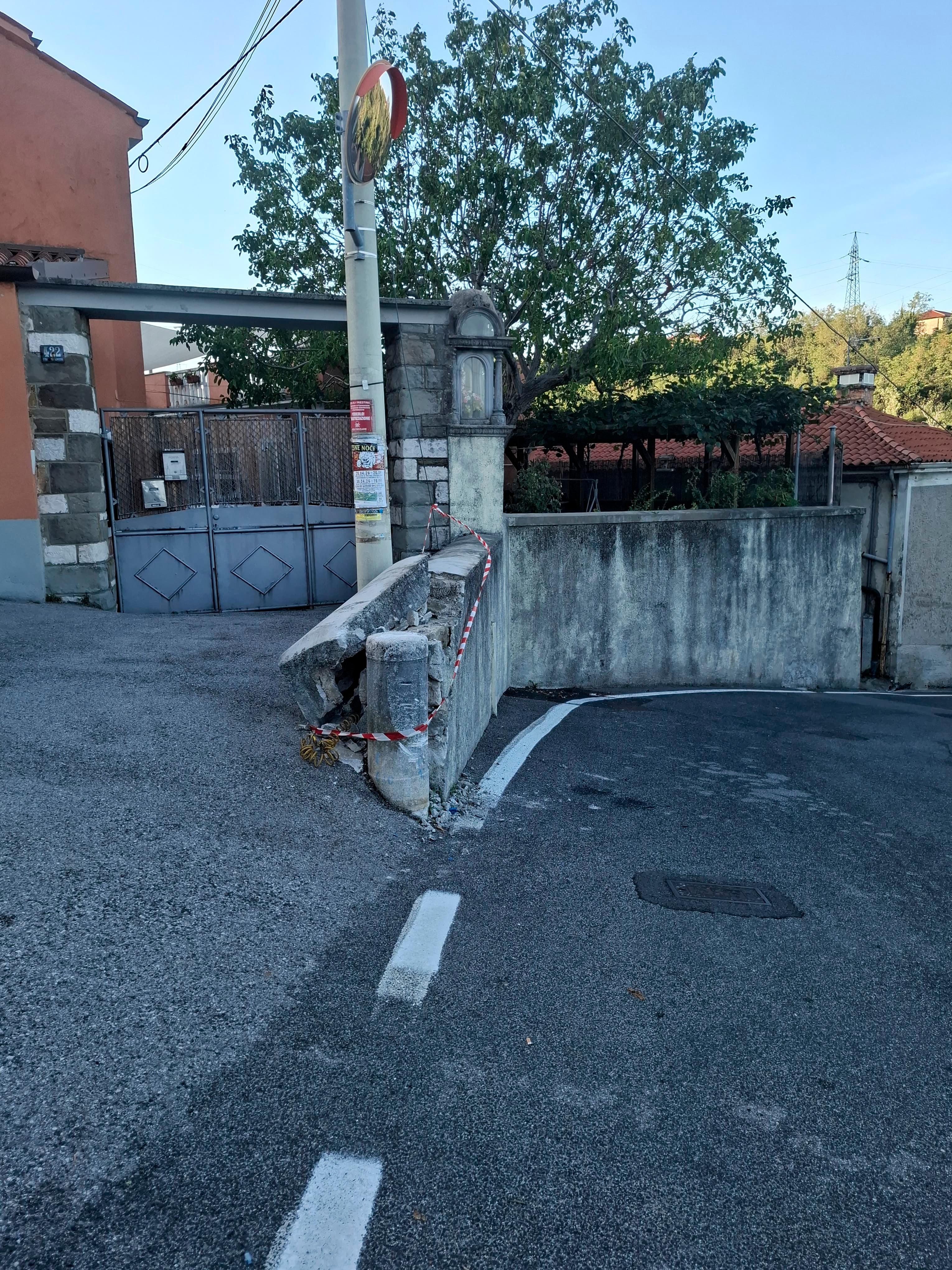 Zagozden tovornjak prebudil Lonjer