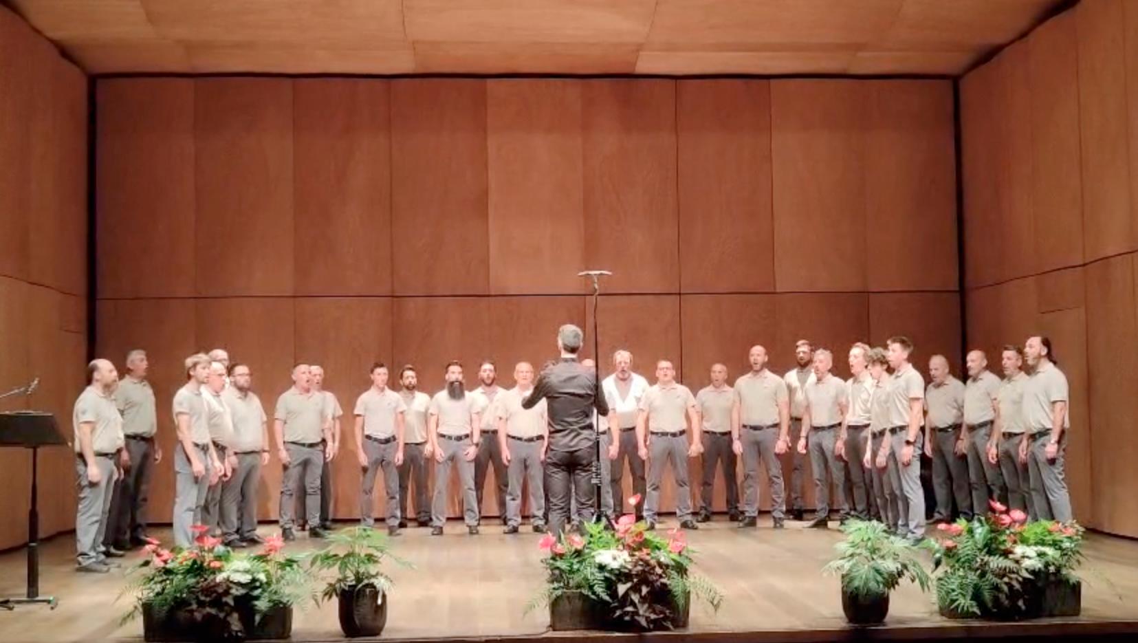Zbor Penne Nere iz Aoste poje slovenske pesmi (VIDEO)