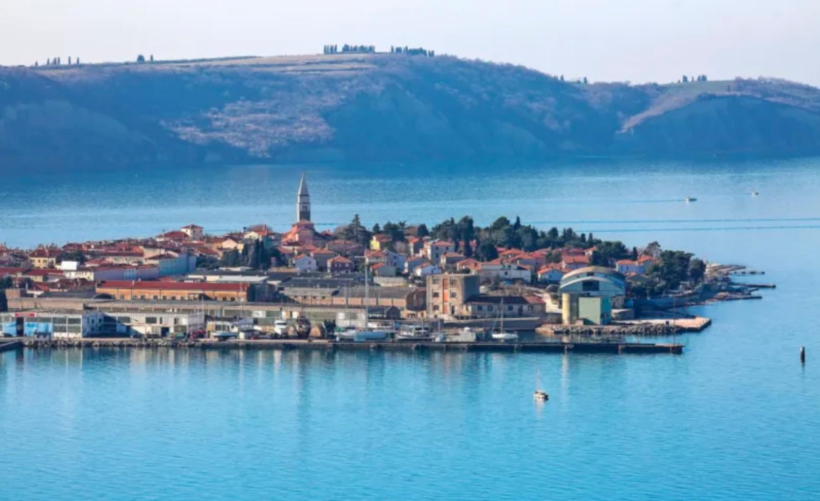 V Izoli z novim odlokom uvajajo turistično takso tudi za potniške ladje